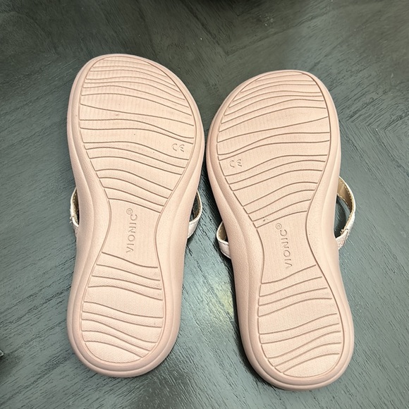 Vionic Raysa Women's Toe Post Supportive Sandal - Picture 11 of 14